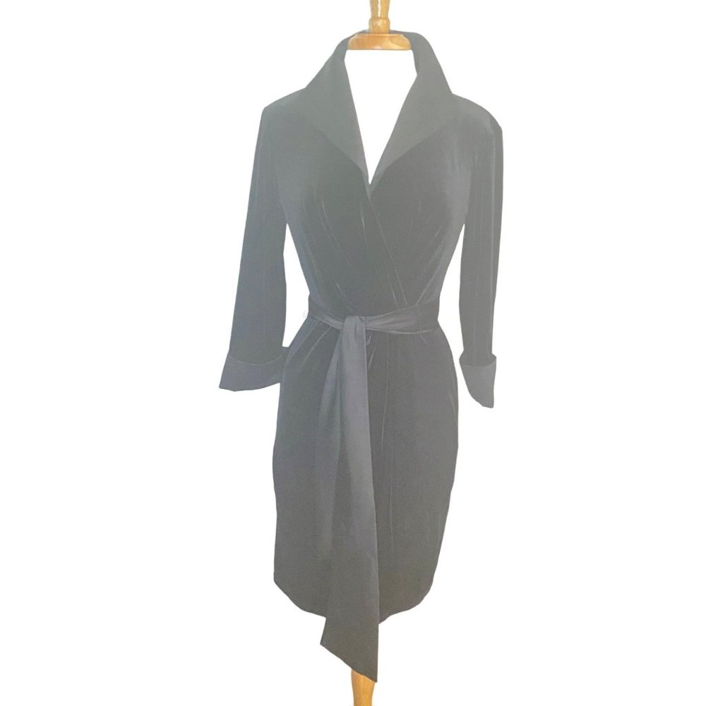 Tadashi Shoji Black Stretch Velvet Long Sleeve Cocktail Dress